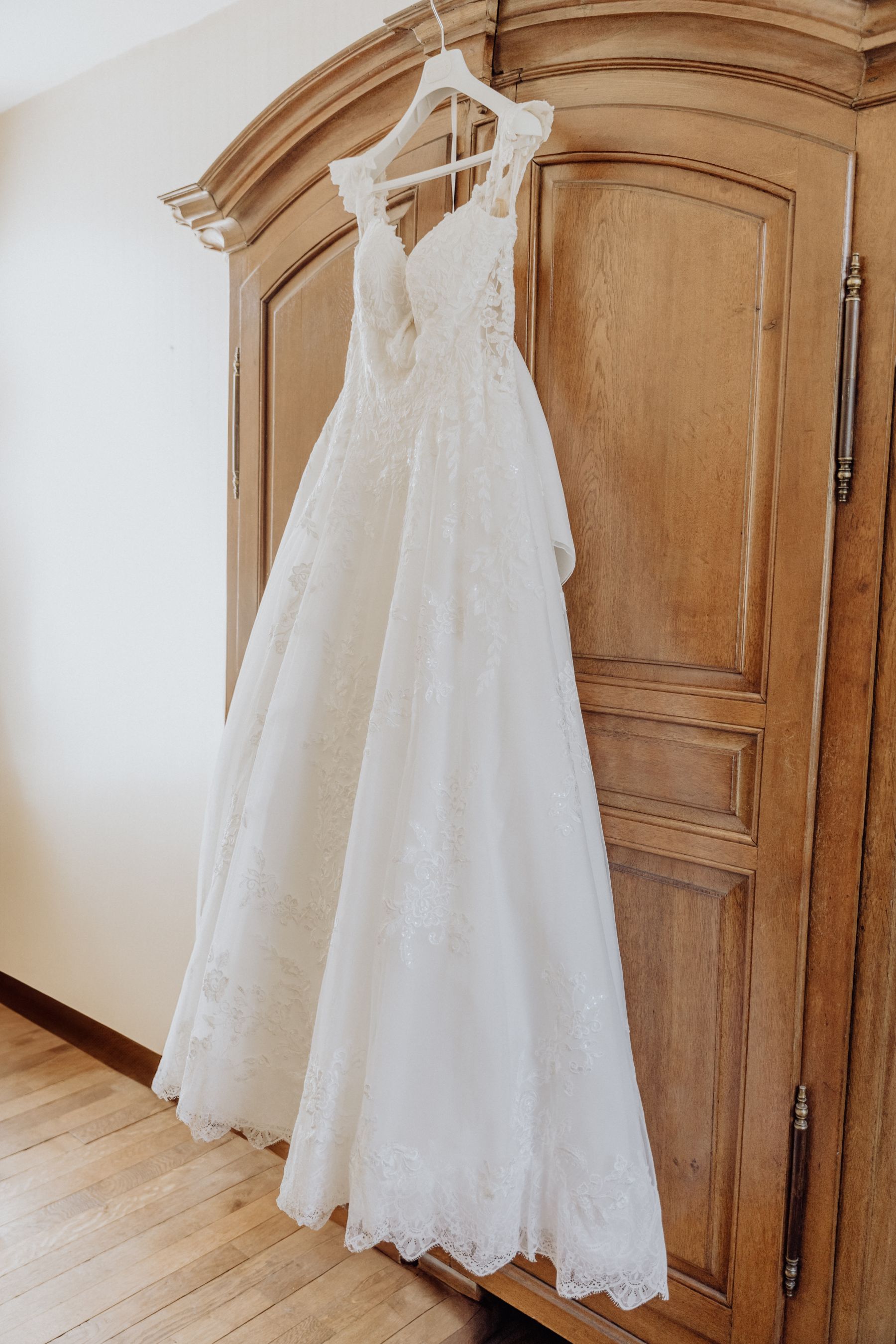 Mariage au Domaine des Thermes à Pierrefonds, Oise – préparatifs en famille – photographe Karen Garuchet