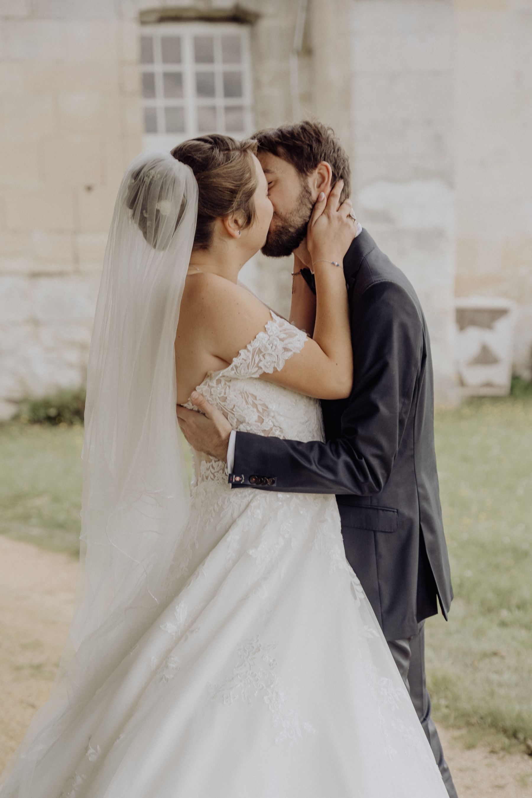 Mariage au Domaine des Thermes à Pierrefonds, Oise – préparatifs en famille – photographe Karen Garuchet