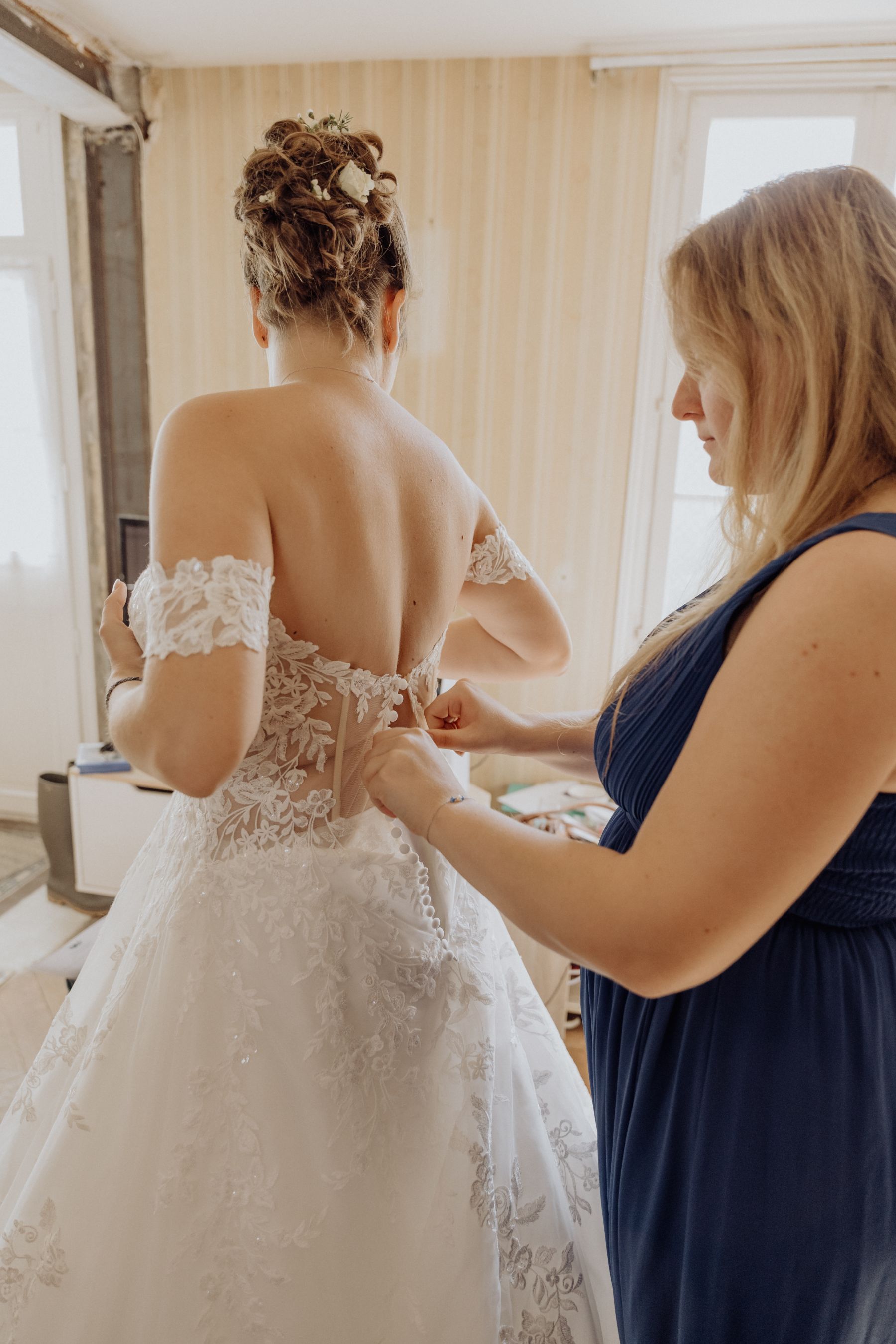 Mariage au Domaine des Thermes à Pierrefonds, Oise – cérémonie religieuse à l'église de Crépy-en-Valois – photographe Karen Garuchet