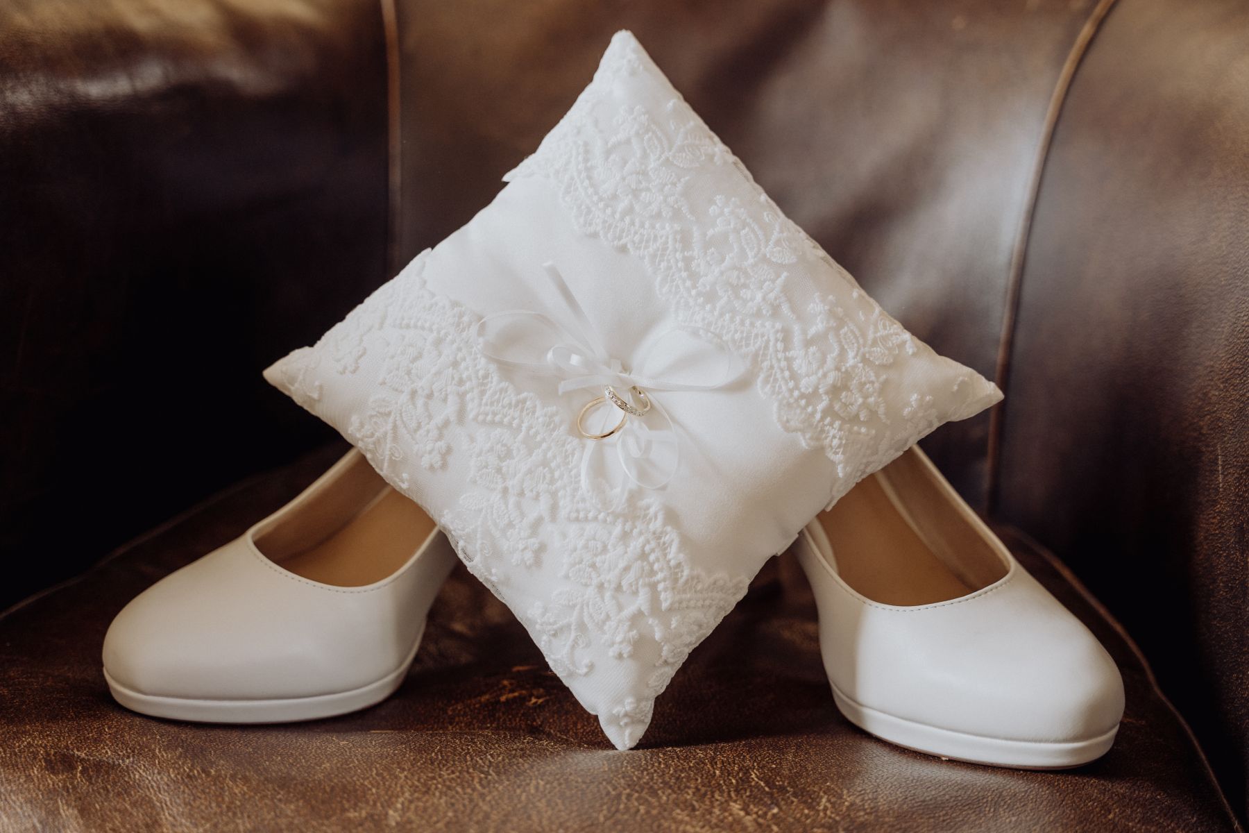 Mariage au Domaine des Thermes à Pierrefonds, Oise – arrivée en calèche au Domaine des Thermes – photographe Karen Garuchet