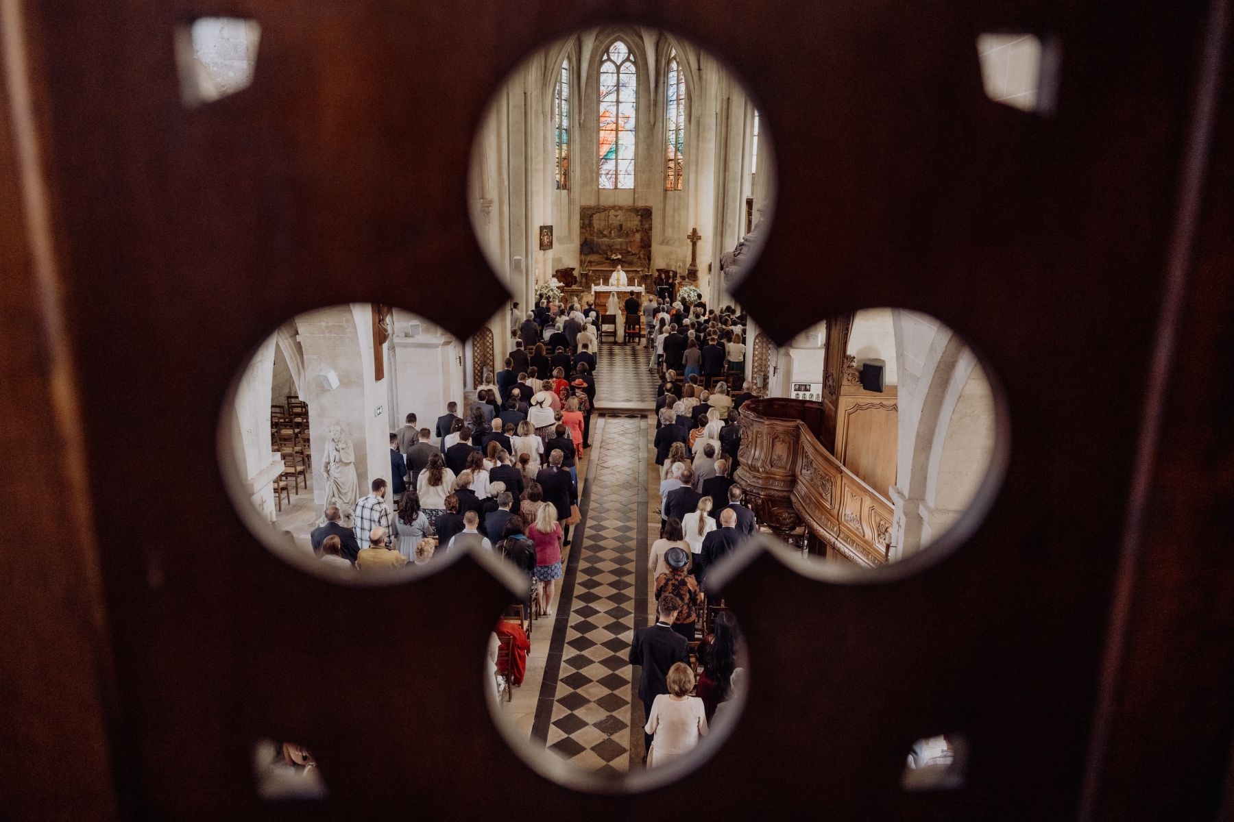 Mariage au Domaine des Thermes à Pierrefonds, Oise – arrivée en calèche au Domaine des Thermes – photographe Karen Garuchet