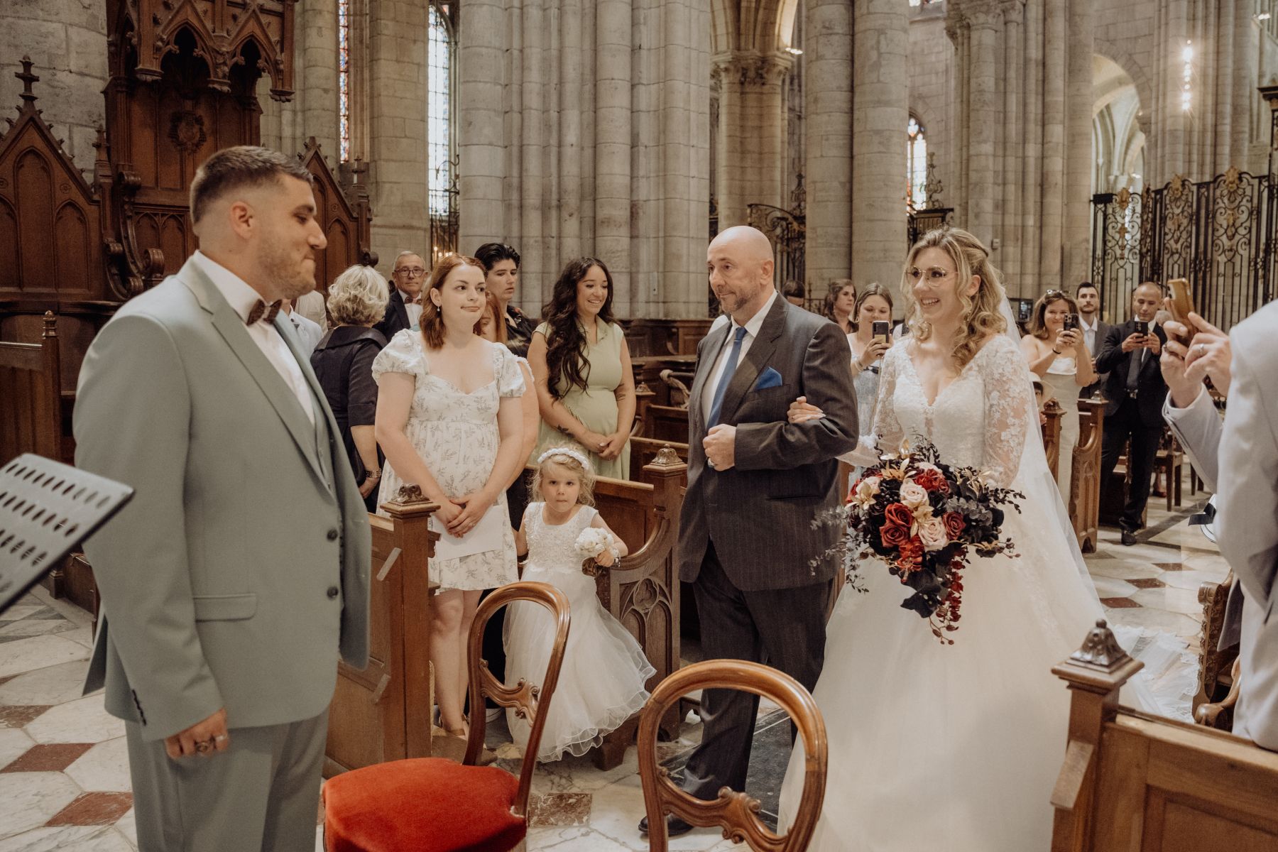 Mariage à la cathédrale de Sens, Yonne – cérémonie religieuse – photographe Karen Garuchet