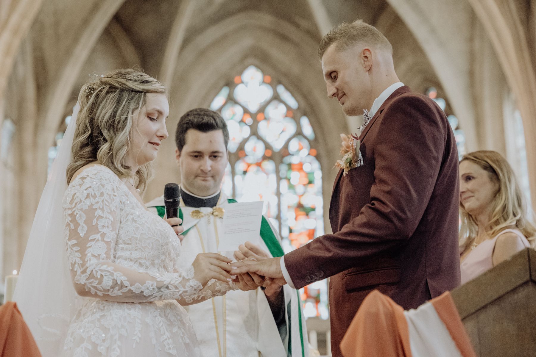 Mariage dans l'Aisne près de Château-Thierry – séance couple à la Ferme de la Loge – photographe Karen Garuchet